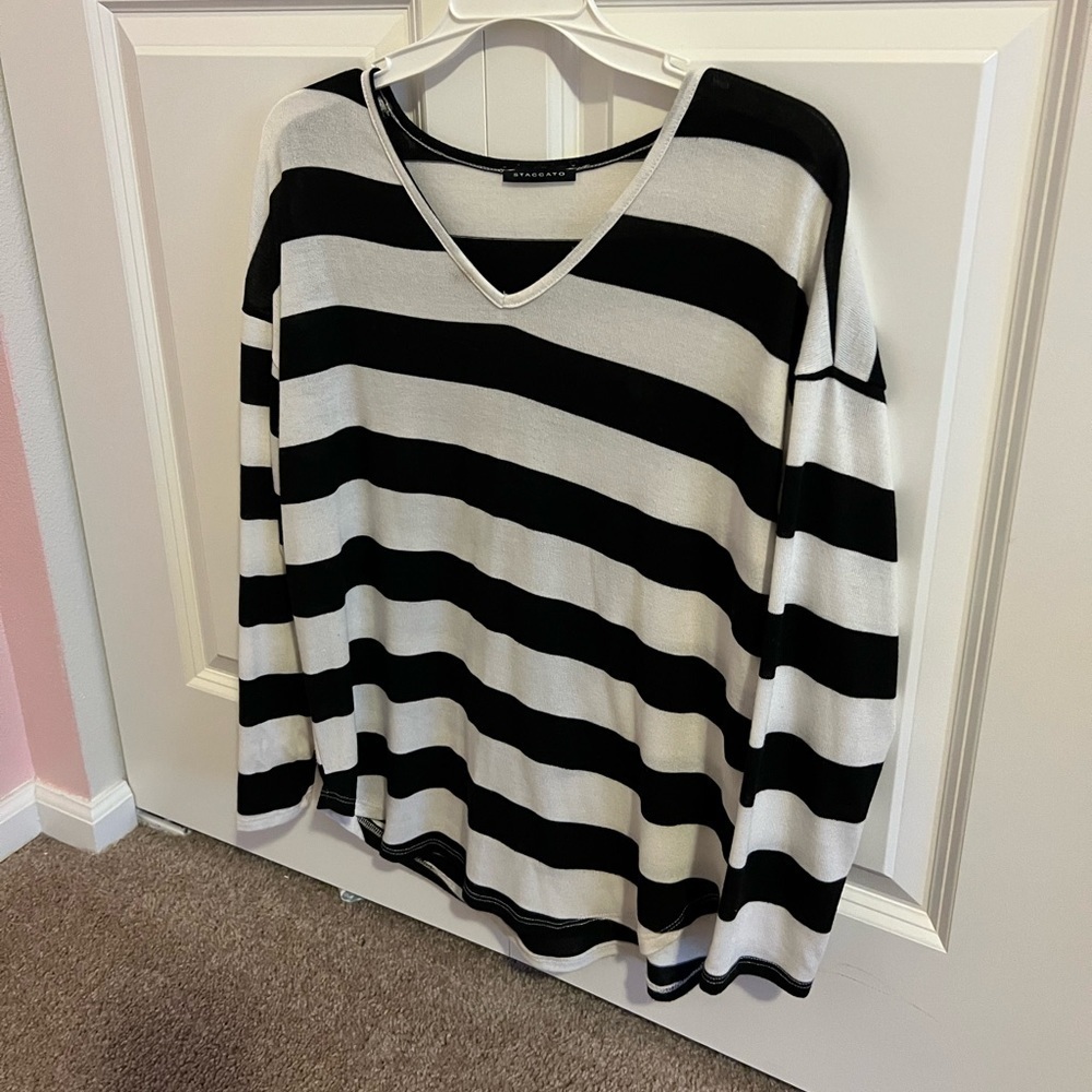 Black and white top